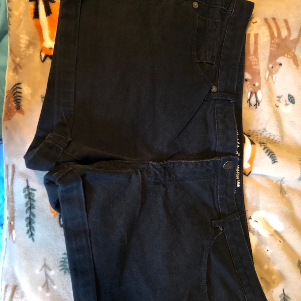 Women’s Mid-Rise Shorts